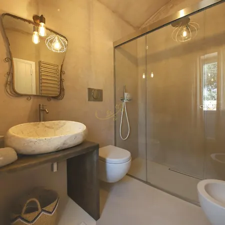 Td Lamiamola Stylish Trulli & Lamie With Pool Holiday home