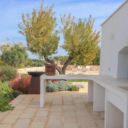 Holiday home Td Lamiamola Stylish Trulli & Lamie With Pool *